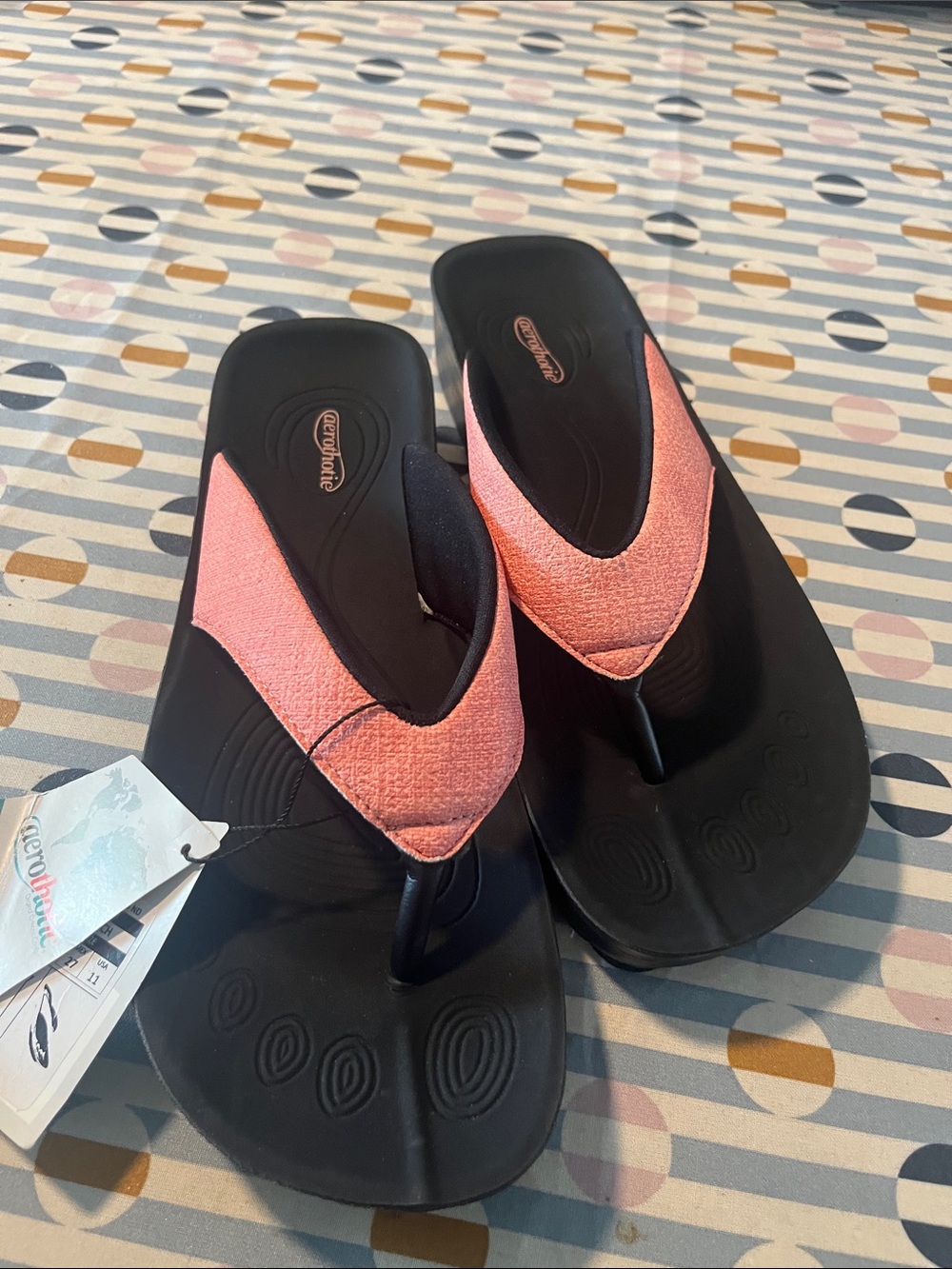 Aerothotic Comfortable Women's Peach Thong Sandals with Black Footbed